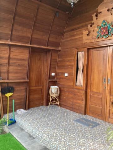 The Jineng,s Guest house *